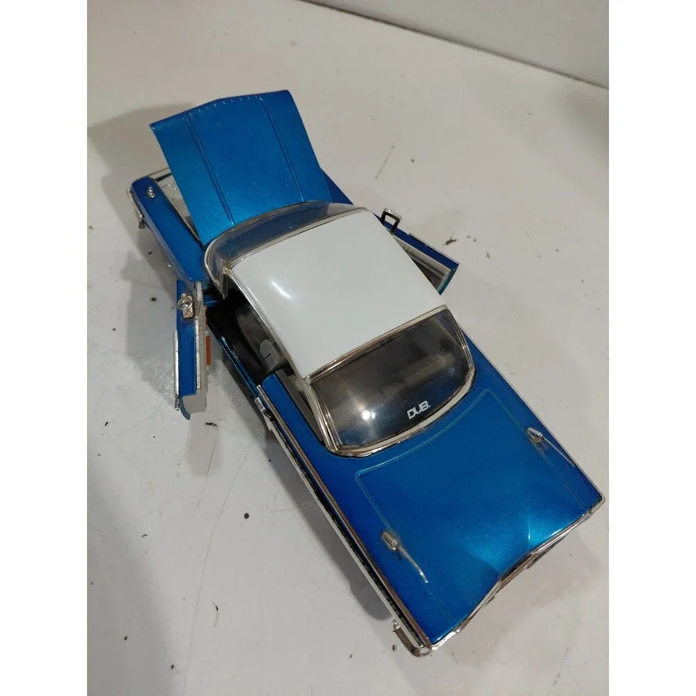 Jada Dub City 1:24 Die Cast 1960 Chevrolet Impala Classic Car (Missing Mirrior)